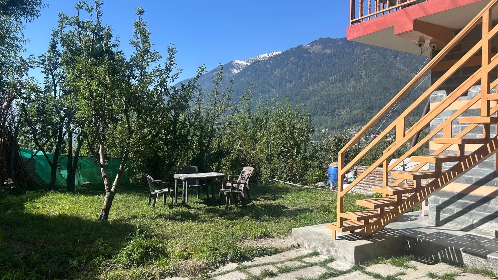 Sunface Homestay Manāli Екстериор снимка