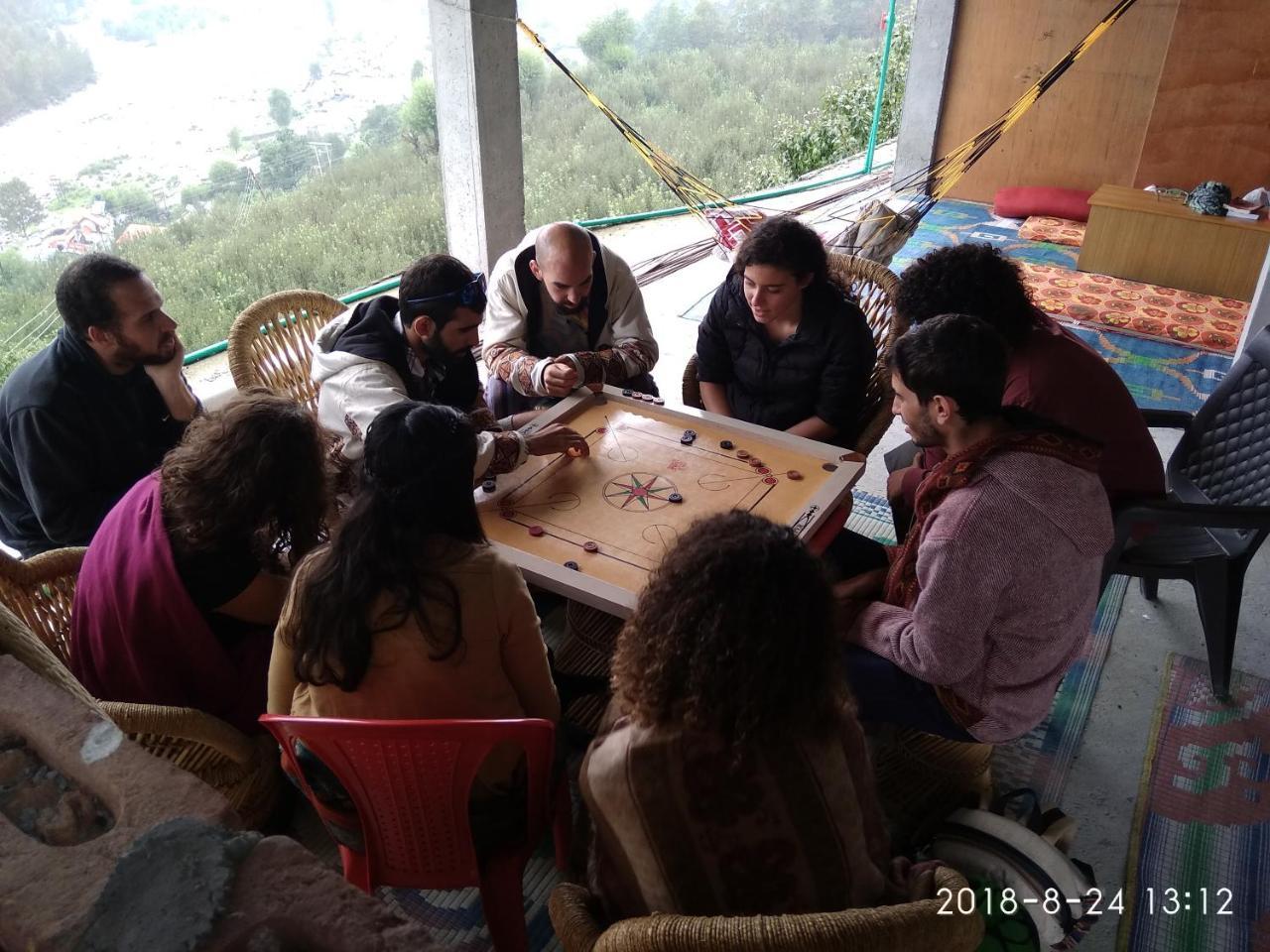 Sunface Homestay Manāli Екстериор снимка