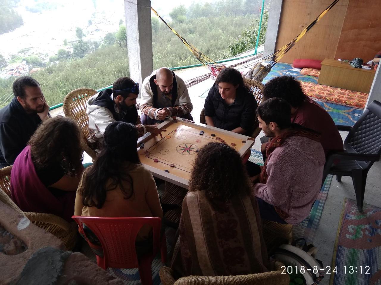 Sunface Homestay Manāli Екстериор снимка