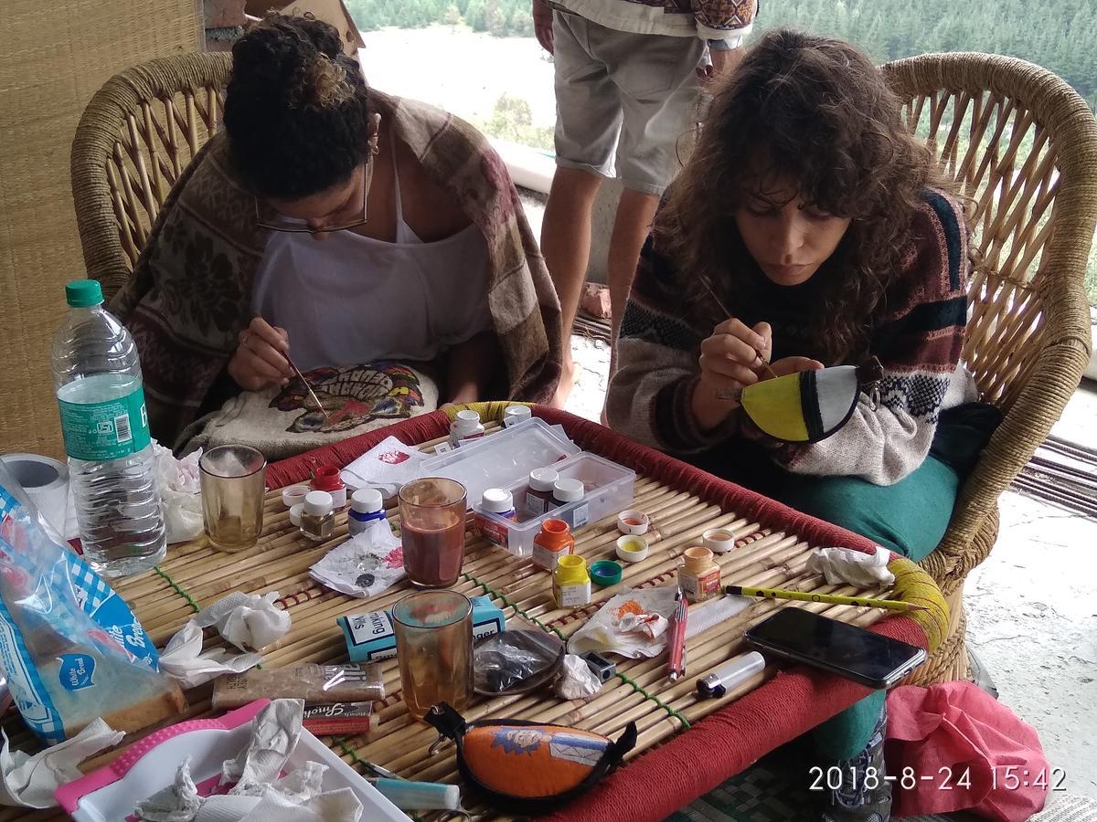 Sunface Homestay Manāli Екстериор снимка