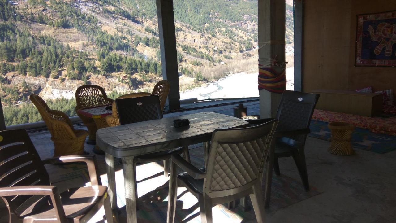 Sunface Homestay Manāli Екстериор снимка